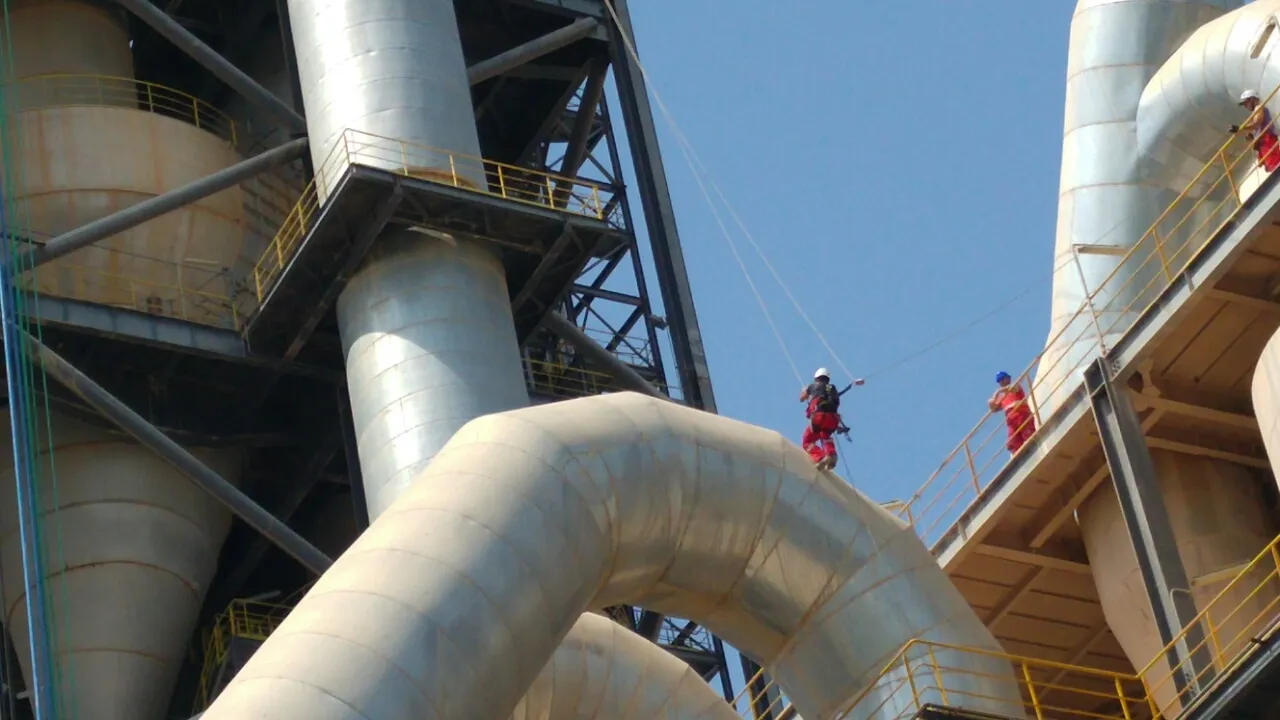 Cement Plant Clinker Storage Roof Inspection