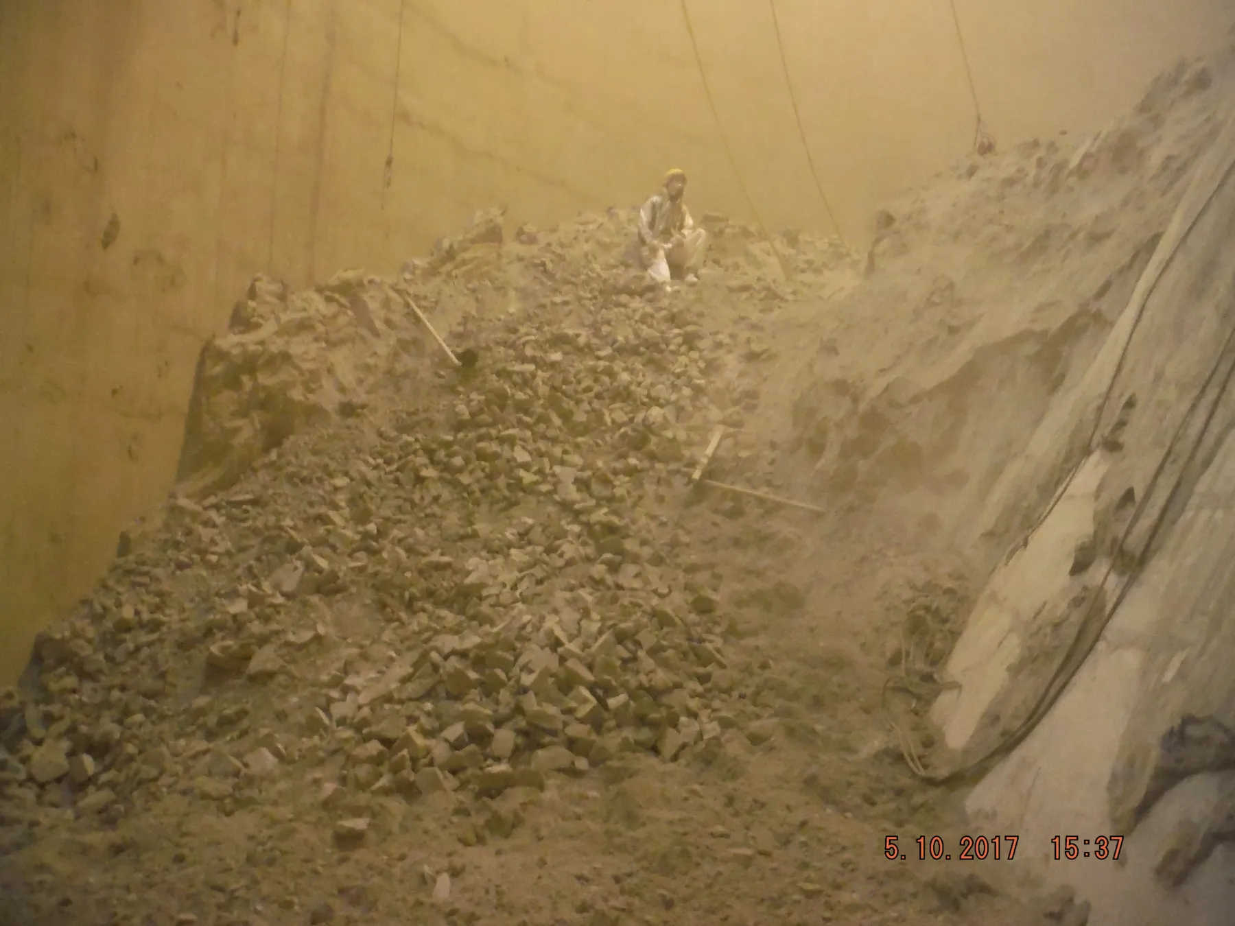 Cement Plant Silo Internal Cleaning