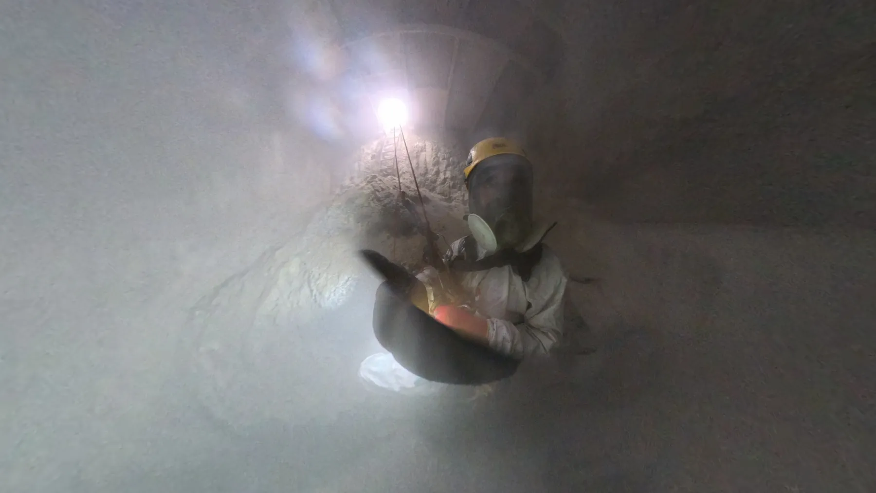 Cement Plant Clinker Hopper Cleaning