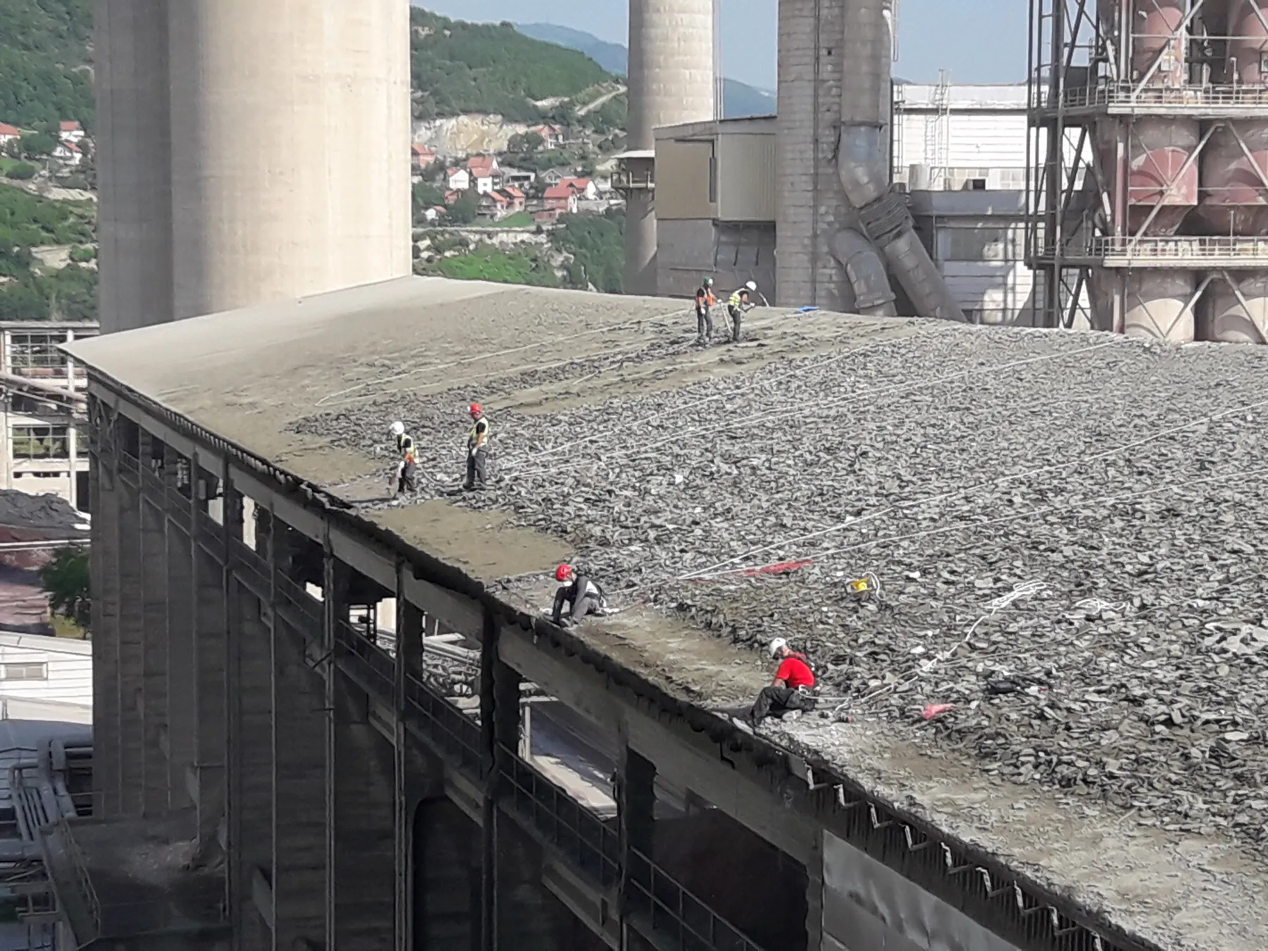 Cement Clinker Roof Buildup Cleaning