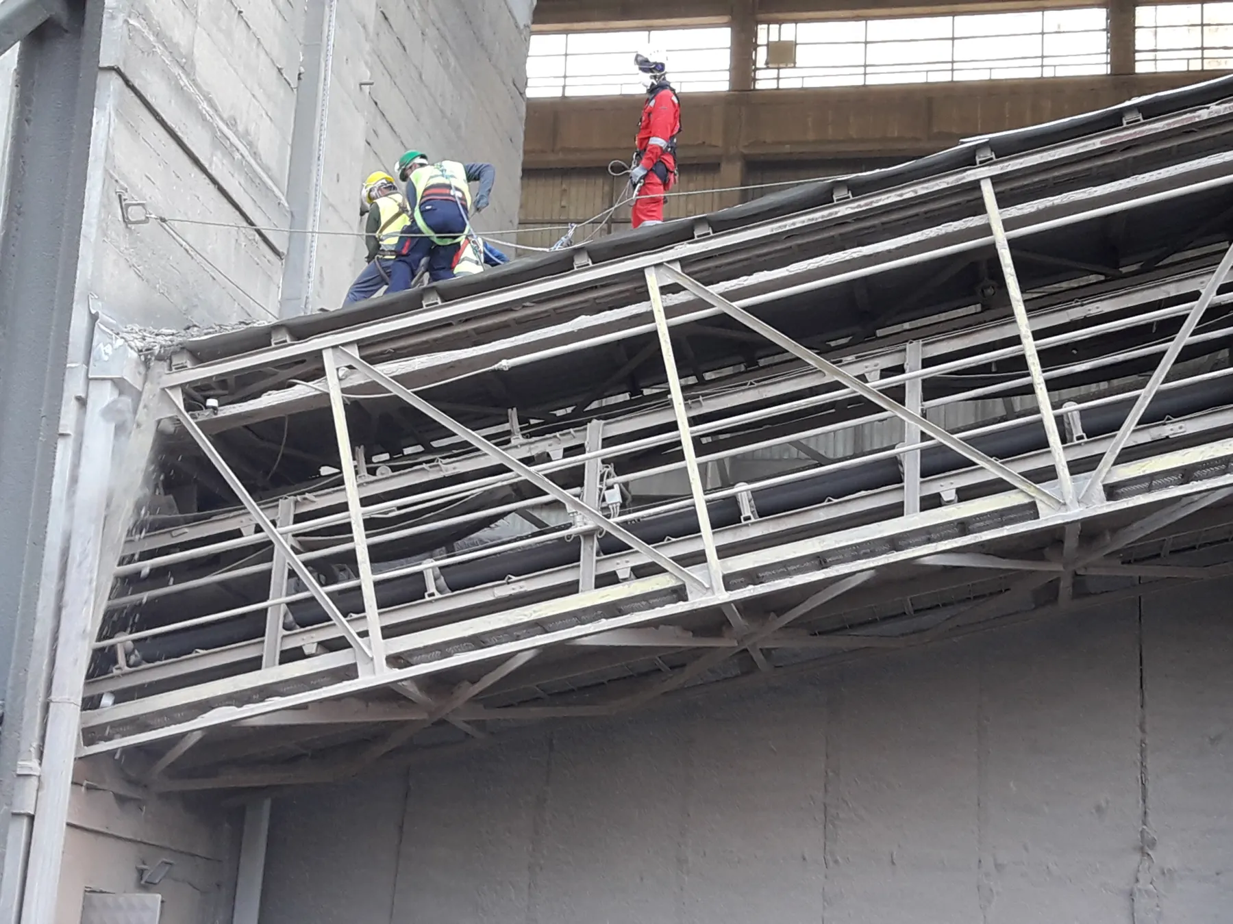 Cement Clinker Roof Buildup Cleaning
