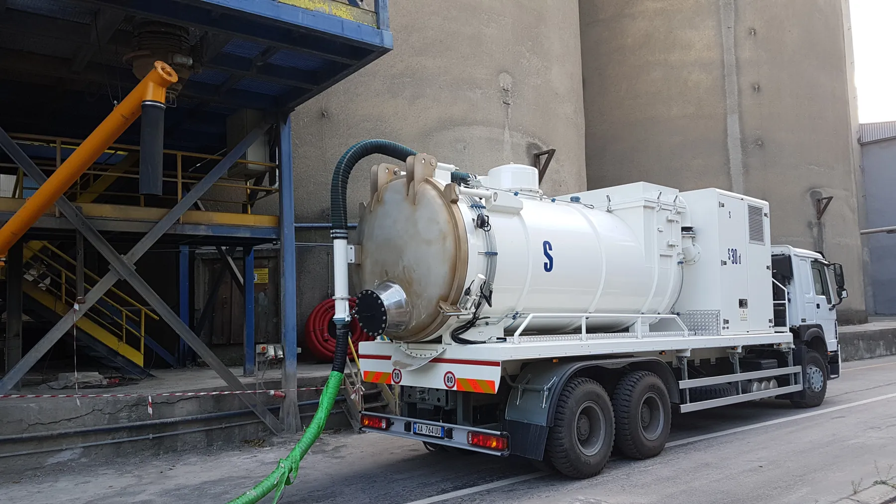 Cement Plant 20 m Silo Internal Cleaning No. 19