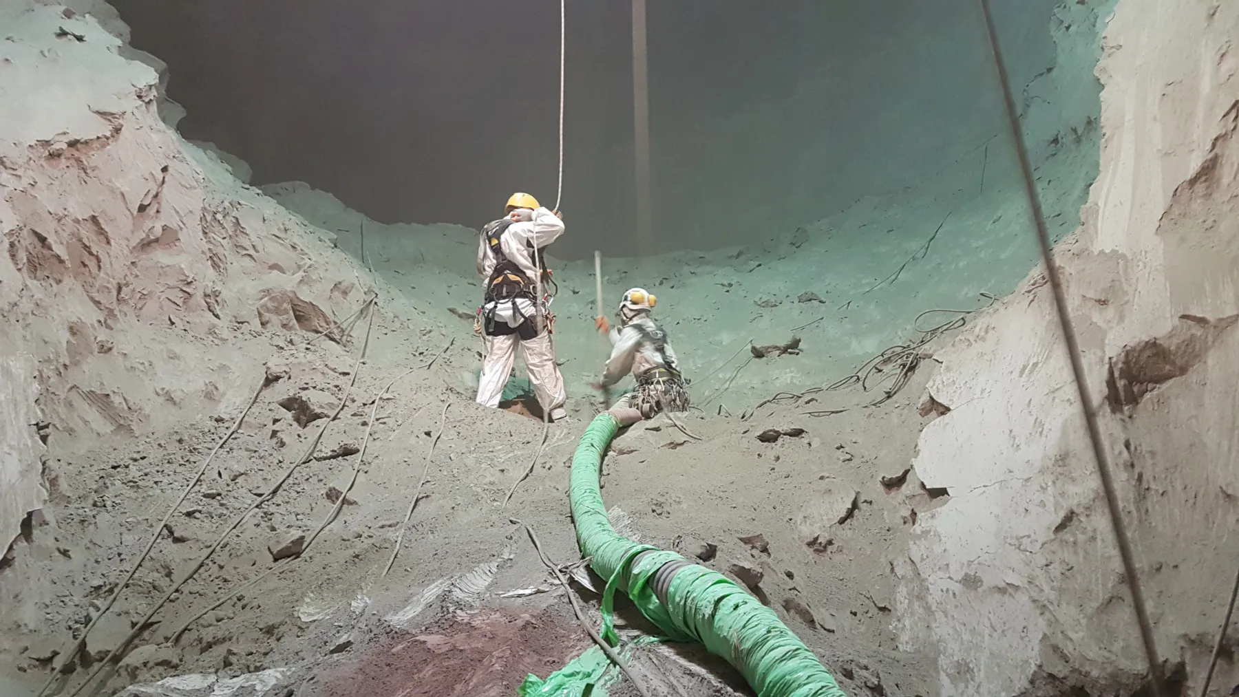 Cement Plant 20 m Silo Internal Cleaning No. 19