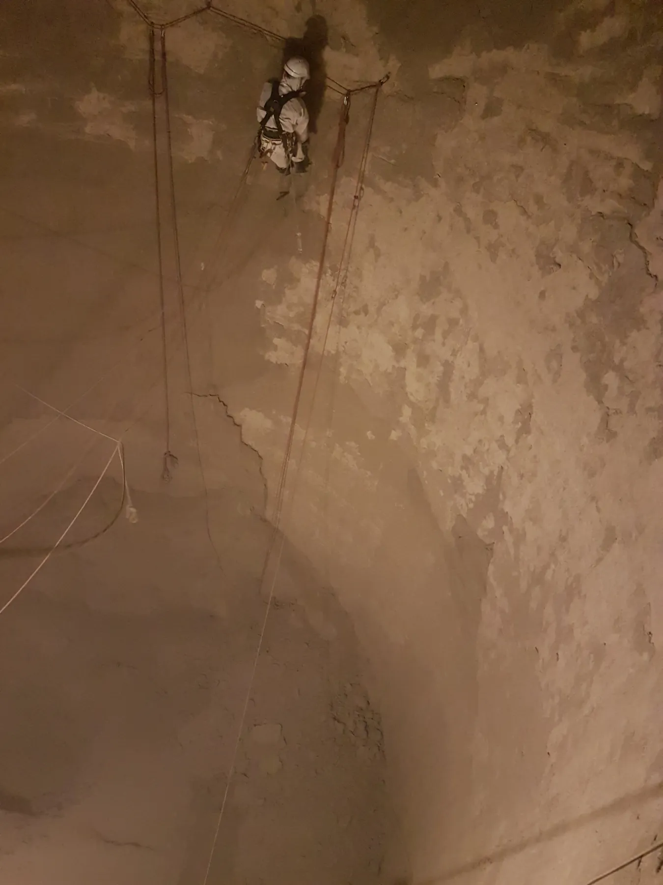 Cement Plant 20 m Silo Internal Cleaning No. 19
