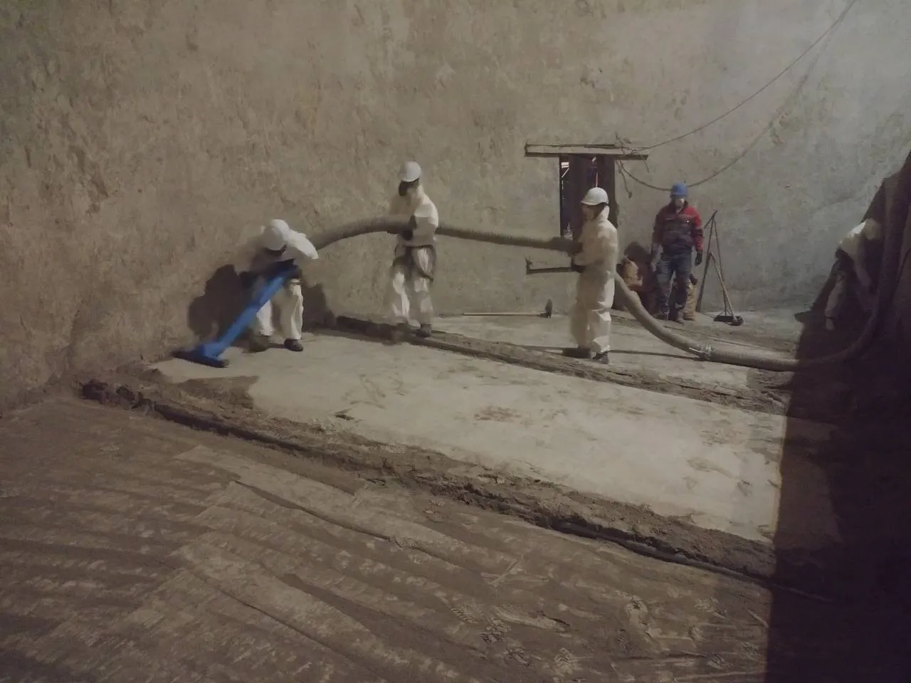Cement Plant 20 m Silo Internal Cleaning No. 19