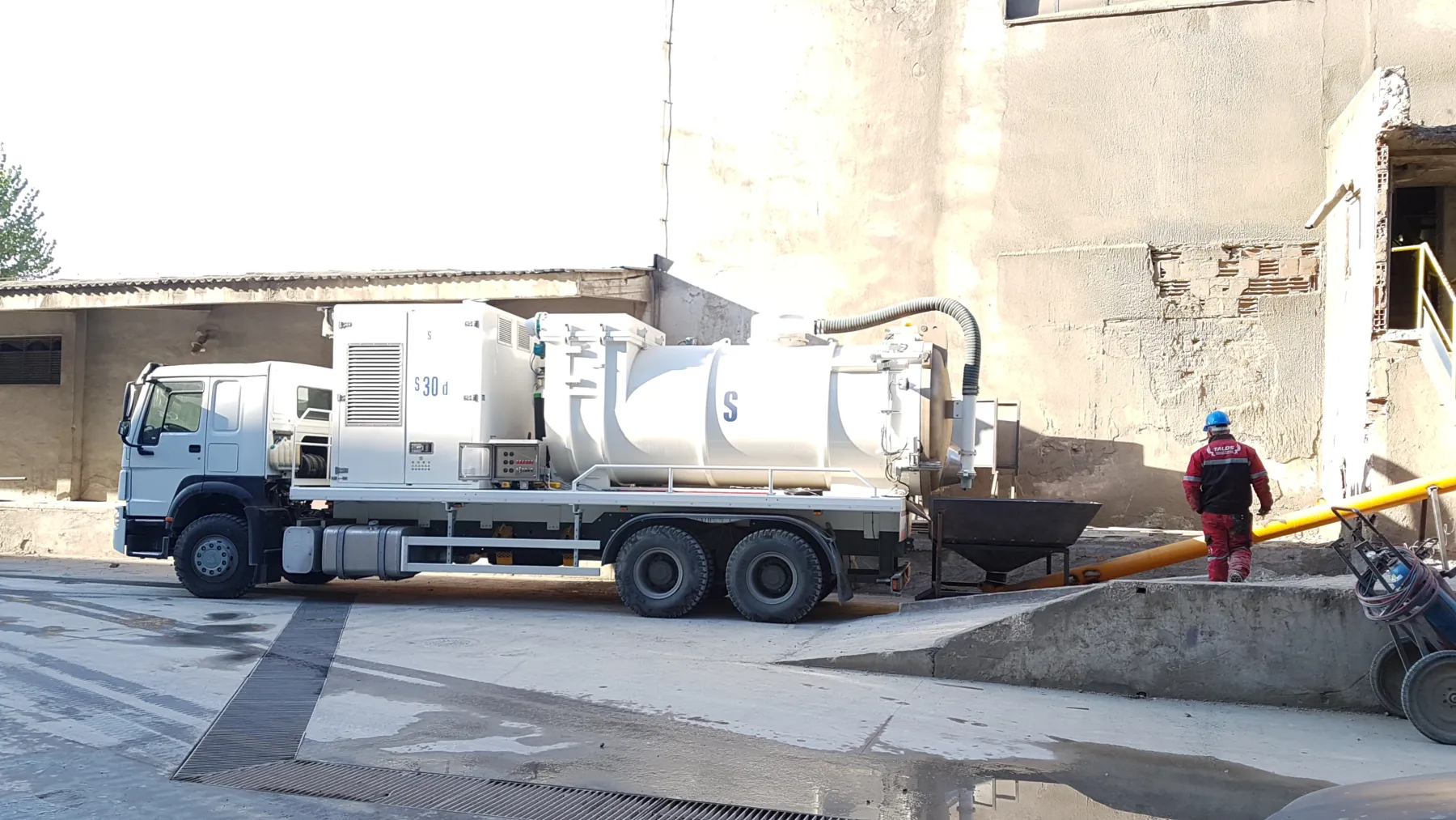 Cement Plant 20 m Silo Internal Cleaning No. 19